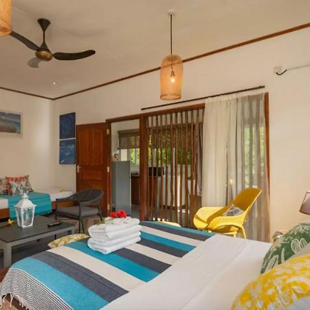 Milles Montagnes Residence Anse Royale Bagian luar foto