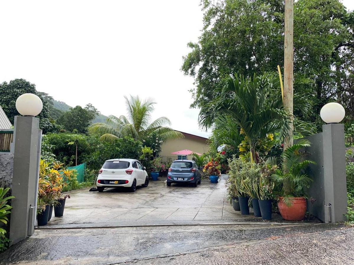 Milles Montagnes Residence Anse Royale Bagian luar foto