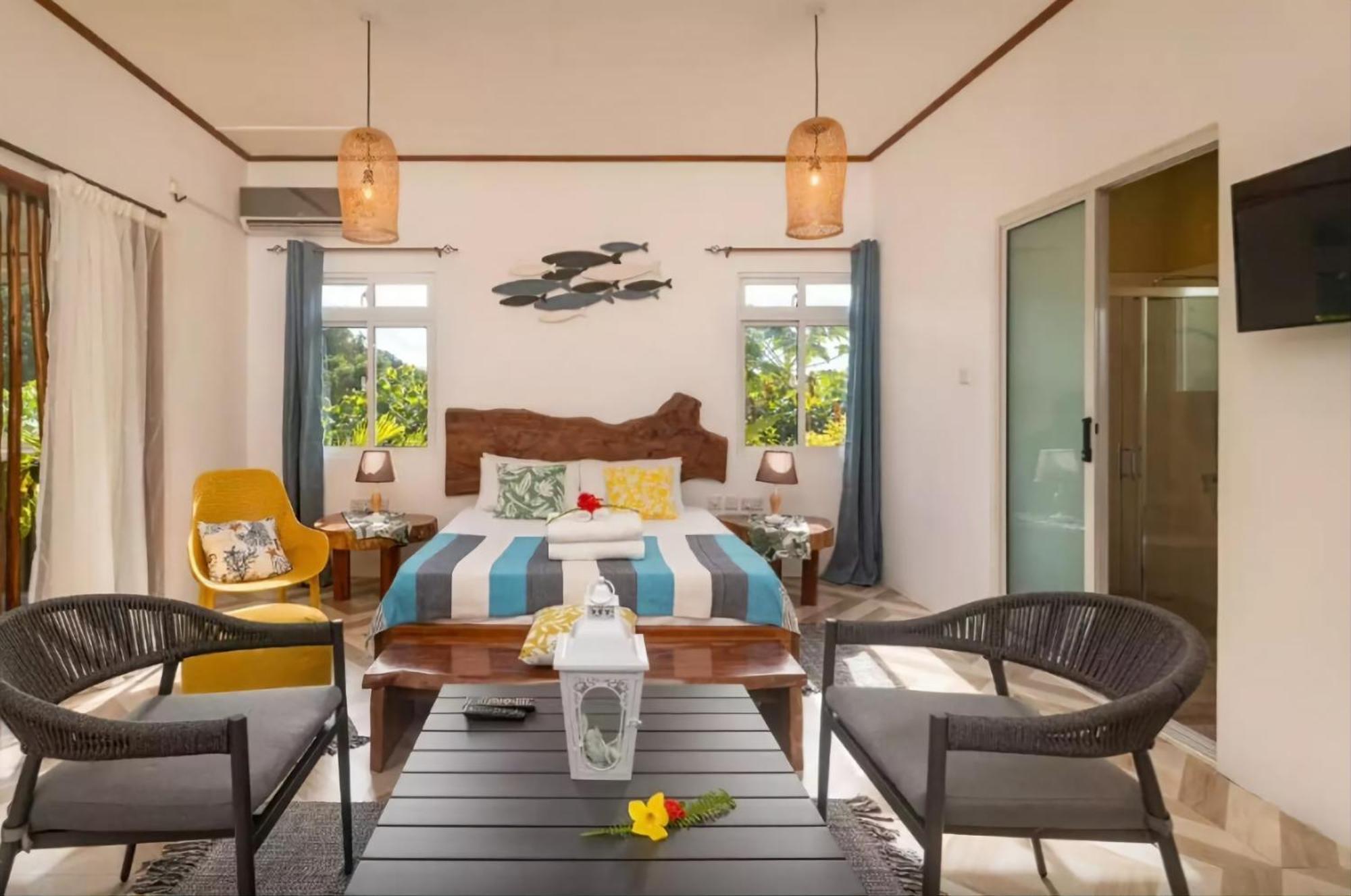 Milles Montagnes Residence Anse Royale Bagian luar foto